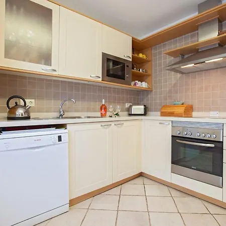 ヴィラ Estebana *